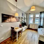 Domira Riverside 아파트