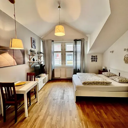 Riverside Apartament *