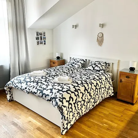 Riverside Apartament *